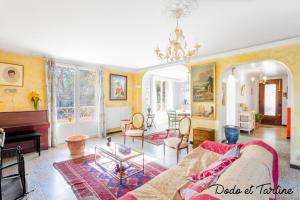 Handsome 5 bedroom house with pool - Dodo et Tartine