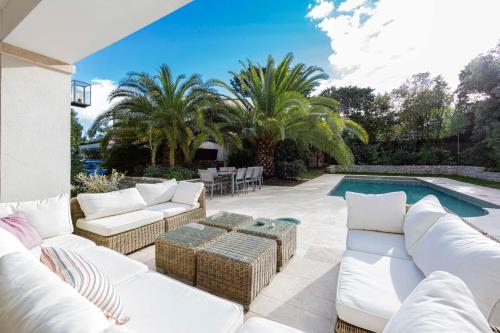 Haven of peace in Cap d'Antibes heated swimming pool close to the beaches