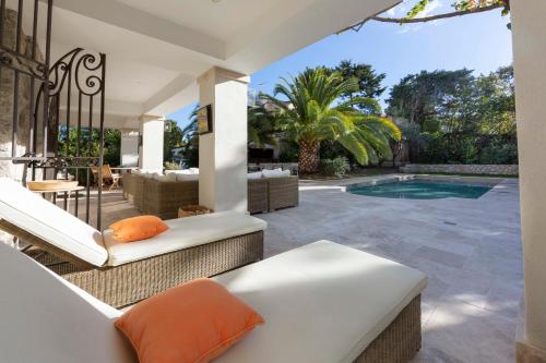 Haven of peace in Cap d'Antibes heated swimming pool close to the beaches