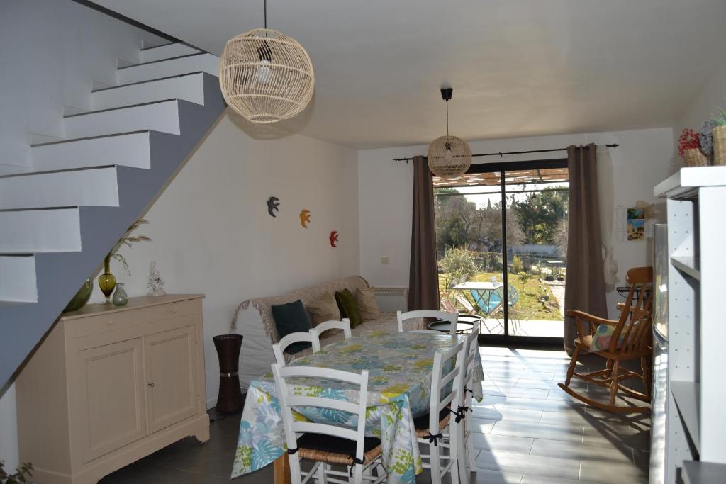 HEATED POOL , JACUZZI, WIFI ,GAMES ROOMS,9 BEDROOMS 8700-124 Moncarapacho