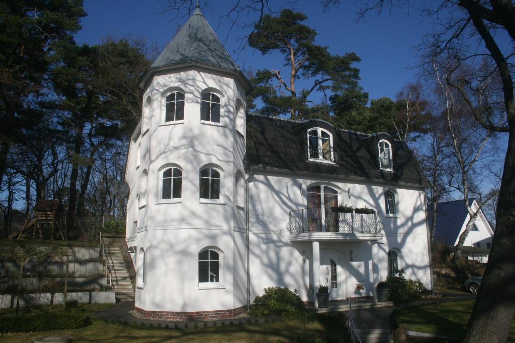 Appartements Villa Heinrich Sonnenstr. 7, 18609 Binz