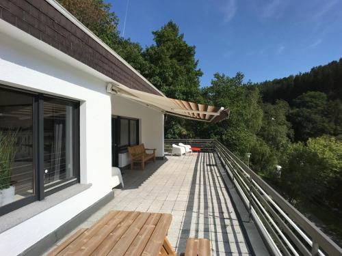 Villa Holgenbach - Penthouse- und Ferienwohnung im Nationalpark Eifel Schleiden allemagne