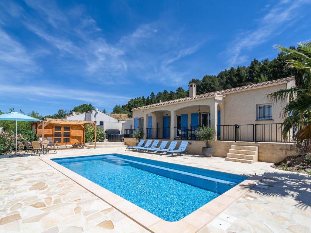 Holiday villa with aircon bubble bath private swimming pool playground and more , 34210 Félines-Minervois