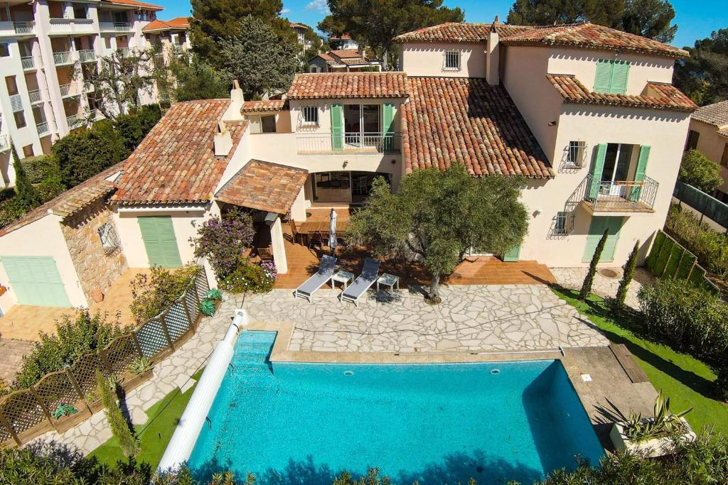 House in small co-ownership with private pool - 250m from the sea 238 boulevard carpeaux 83370 Saint-Aygulf, 83370 Saint-Aygulf