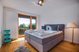 Villa Idyllisches Ferienhaus mit 4 SZ, Sauna, Fitness & Panoramablick 11 Sonnenweg 83730 Fischbachau Bavière