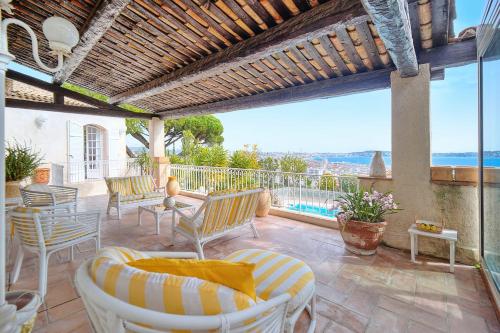 IMMOGROOM- Top of villa 250m2 - Garden - Pool - Sea view - Parking - Wifi
