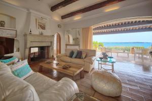 IMMOGROOM- Top of villa 250m2 - Garden - Pool - Sea view - Parking - Wifi