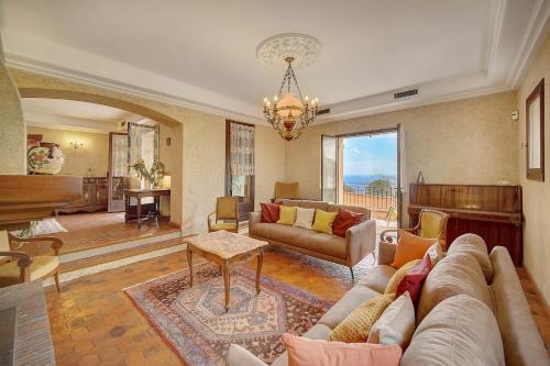 IMMOGROOM- Villa 200m2 - Pool - Sea view - Parking - Independence