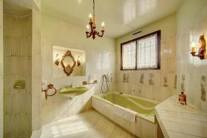 IMMOGROOM- Villa 200m2 - Pool - Sea view - Parking - Independence
