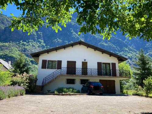 Maison de vacances Villa individuelle au coeur du Parc des Ecrins 312 Route de l'Atilier Entraigues