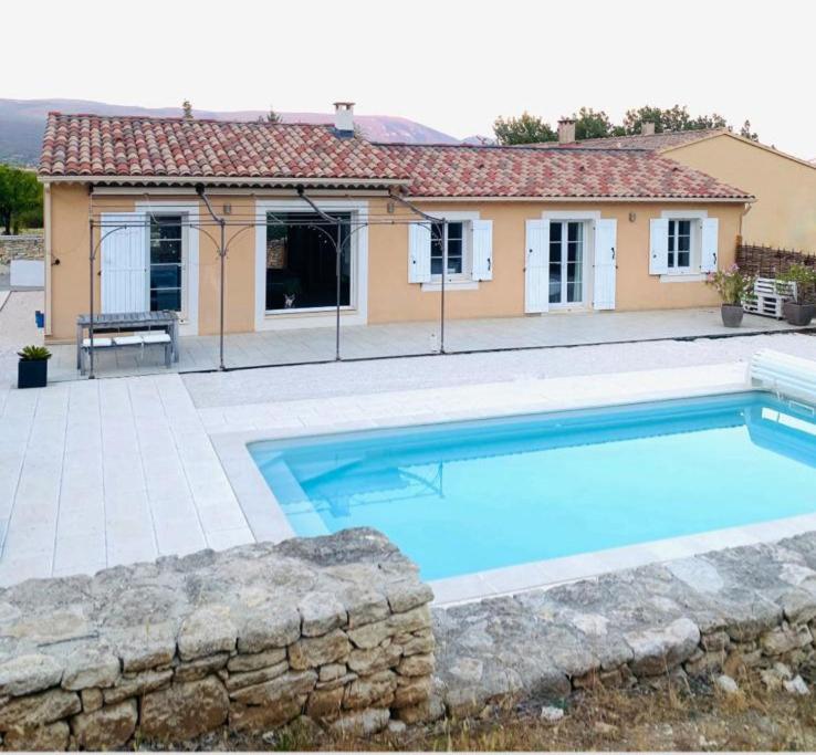 Jolie maison de 110 m 2, pour 6 personnes, au calme, avec piscine 830 Chemin de la Débruge, 84490 Les Cordiers