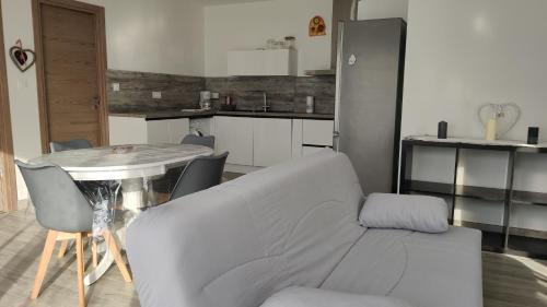 Jolie petite maison à 50 mètres de la plage