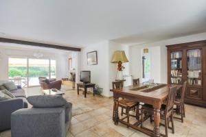 jolie villa 3 chambres avec piscine