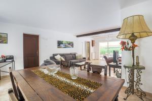 jolie villa 3 chambres avec piscine