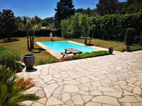 Jolie Villa belle piscine, barbecue, ping pong,...