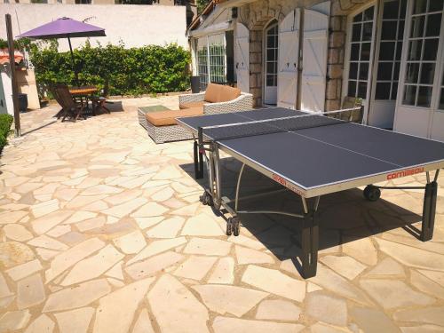 Jolie Villa belle piscine, barbecue, ping pong,...