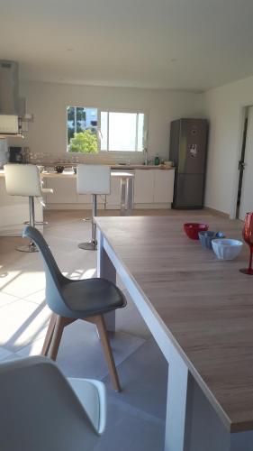JOLIE VILLA dans un endroit paisible, à 8 mn de la Mer et de la Montagne