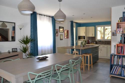 Jolie Villa, Piscine, 10min centre ville, WIFI