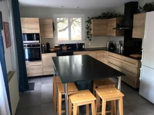 Jolie Villa, Piscine, 10min centre ville, WIFI