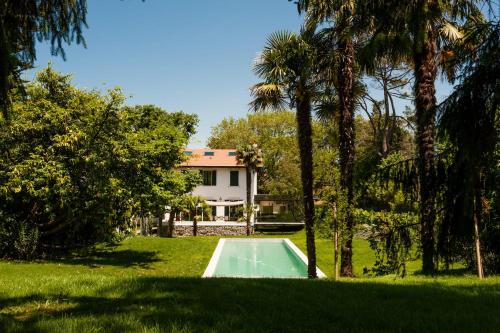 JOY Architect's villa with heated swimming pool and garden in Biarritz