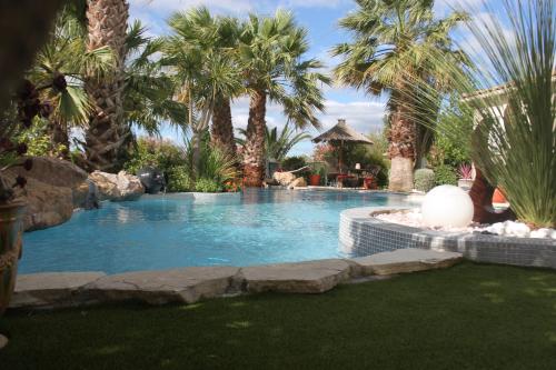KABEN Superbe villa prestige 4etoiles, piscine chauffée, sauna, jacuzzi, pétanque