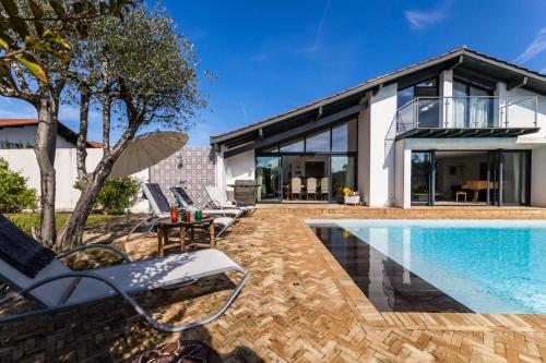 KALITXOPEA KEYWEEK Villa with pool and gardenclose to Ciboure beach