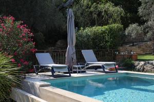 L'élégante Bastide en pierre avec vue sur le vieux village de Mougins