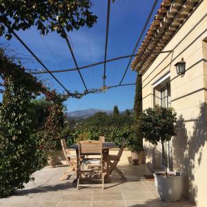 Villa L,olivaie Côté Jardin 2400 Bis Route Des Serres 06570 Saint-Paul-de-Vence Provence-Alpes-Côte d\'Azur