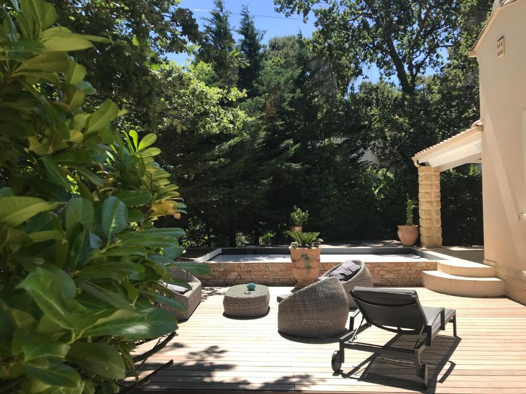 Villa La Balouvière 99 Rue Ferdinand Buisson 30290 Laudun-l\'Ardoise