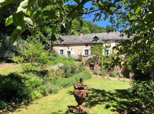 La Cascade - 16th century Najac farmhouse