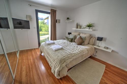 La Grange Emnitan - Maison de ville moderne pour 12p Fêtes interdites