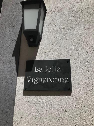 La Jolie Vigneronne