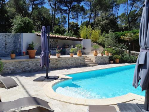 Villa VILLA LA LICORNE Piscine privée, Jacuzzi, Massages, Tennis, Golf à 11km Chemin de Cros de Claudas Belcodène