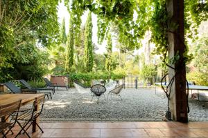 Villa La Maison: A secret 16 bedroom garden oasis for groups up to 30 guests 13 Avenue du Languedoc 11600 Villegailhenc Languedoc-Roussillon