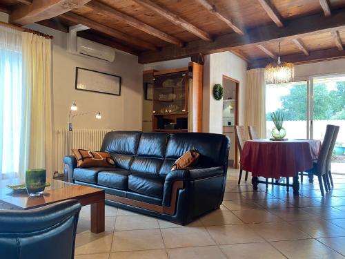 LA MAISON CANTA, Prés du Pic Saint Loup, en pleine guarrigue