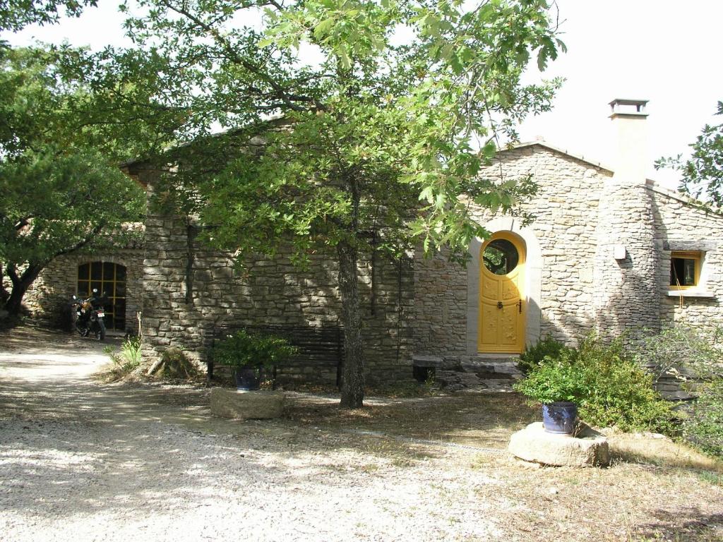 La maison jaune 905 Chemin de la Grange Neuve, 84210 La Roque-sur-Pernes