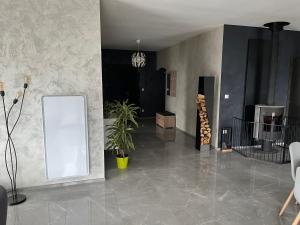La Maladrerie: Maison Moderne avec Piscine