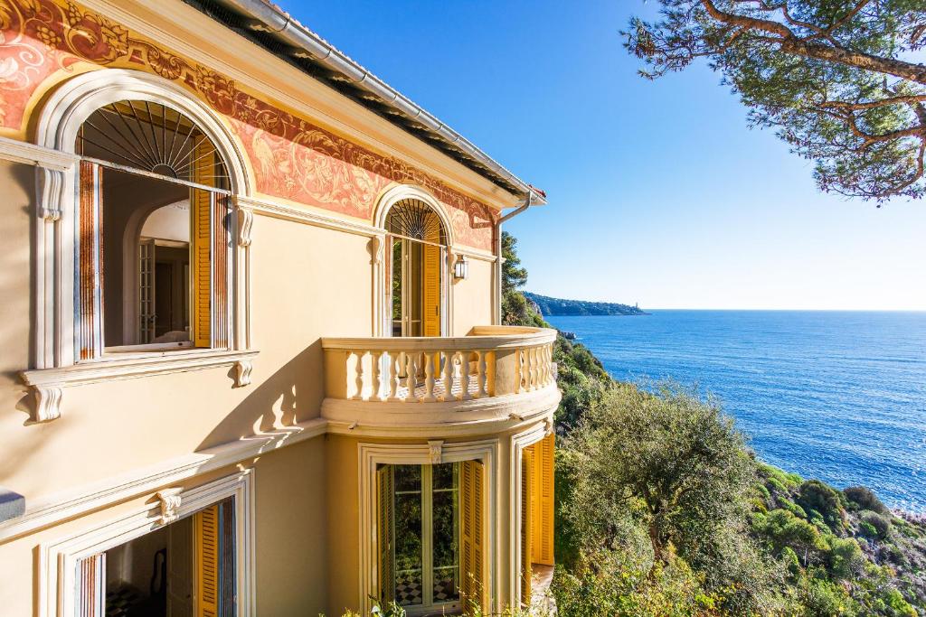 Villa Villa la Pescade by Riviera Holiday Homes VI4257 Du Cap de Nice, 11, 06300 Nice