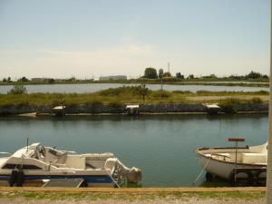 Villa La petite maison au bord du canal T2 - 3étoiles - 1 bis quai du Pavois La Peyrade 34110 Frontignan Languedoc-Roussillon