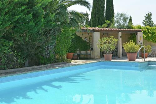 La Scribote Sea and pool