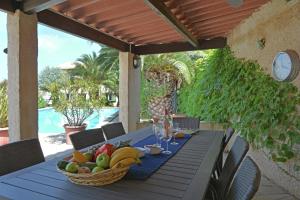 La Scribote Sea and pool