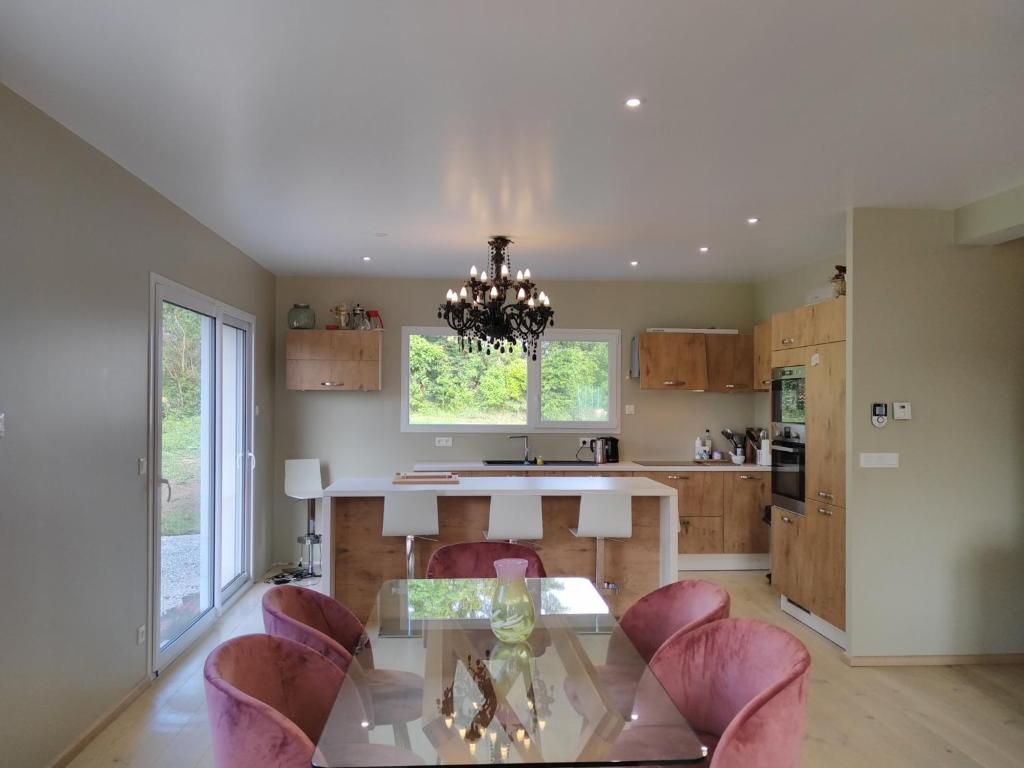 Villa La villa d à côté Marigny, Lac de Chalain 2 Rue de l'École 39300 Mont-sur-Monnet