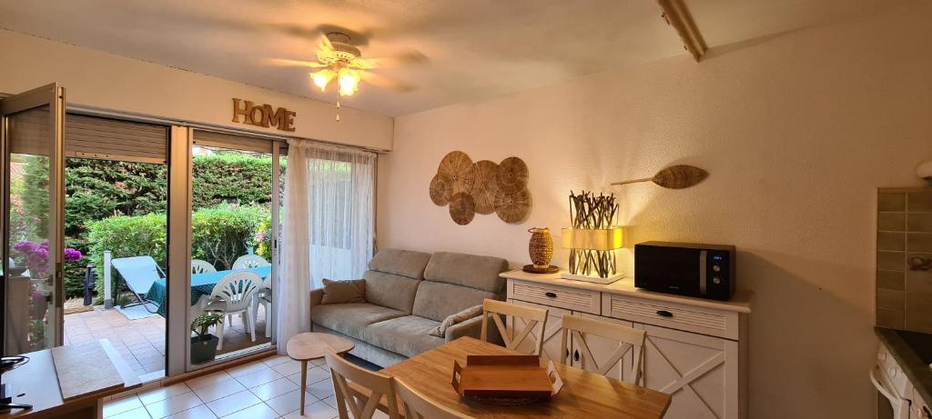 LA VILLA DES AMES LIEES