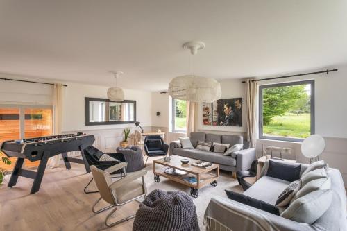 LA VILLA DU GOLF - avec piscine couverte chauffée et jacuzzi