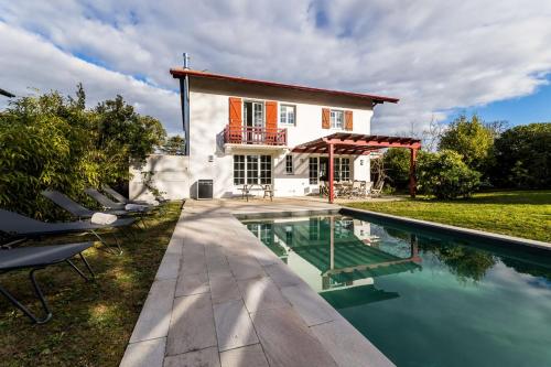 LAKEVIEW KEYWEEK Villa with Pool Garden and Terrace in Biarritz