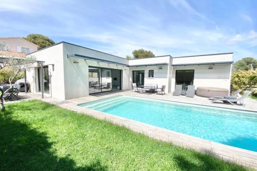 Villa LAMALO Piscine et proche mer Saint-Raphaël france