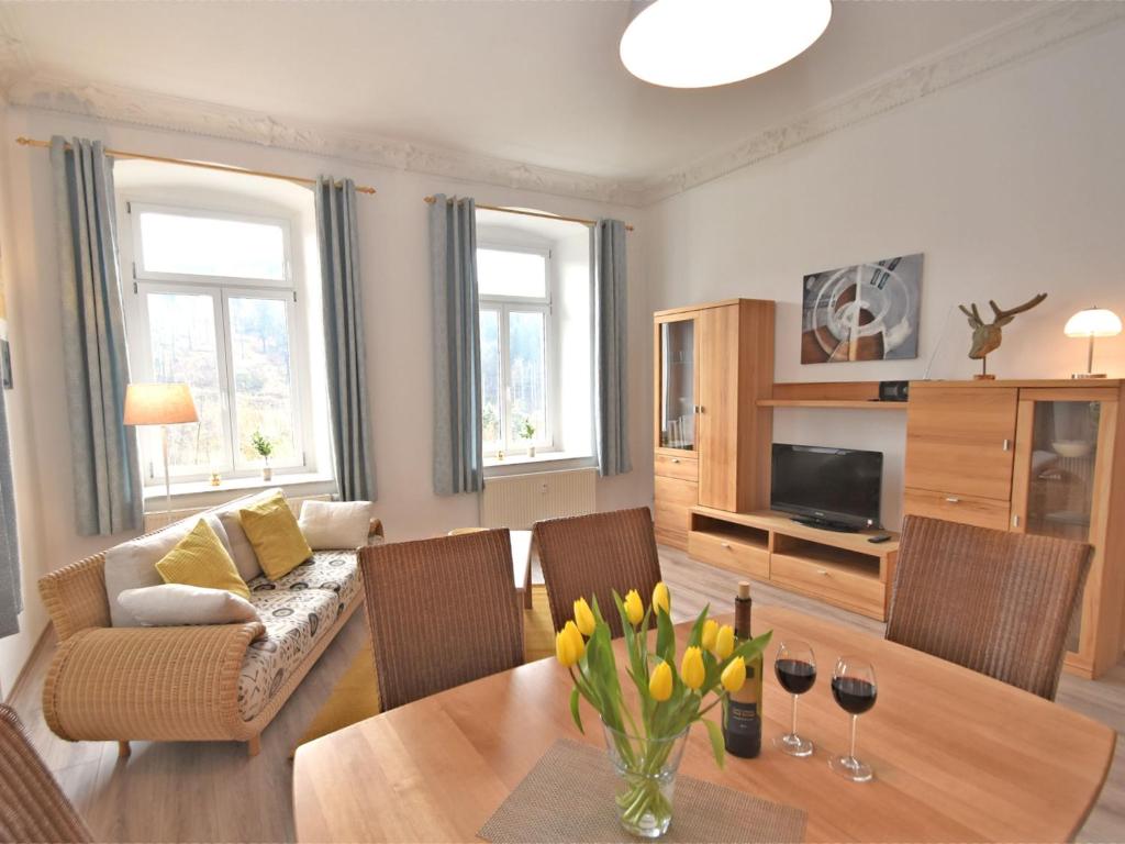 Large apartment in a villa with garden in Borstendorf , 09579 Wünschendorf