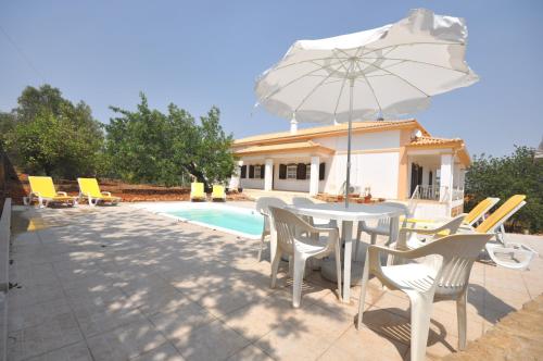 Large Country Villa with Private Pool, Vilamoura