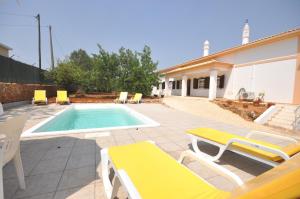 Large Country Villa with Private Pool, Vilamoura