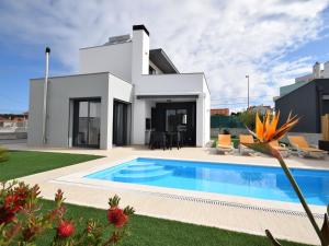 Villa Lavish Villa in Foz do Arelho with Private Swimming Pool  2500-507 Foz do Arelho Région Centre